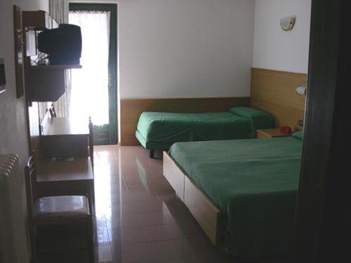 Hotel Faedo Pineta エクステリア 写真