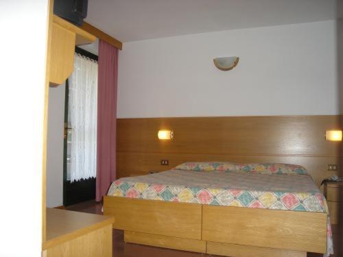 Hotel Faedo Pineta エクステリア 写真